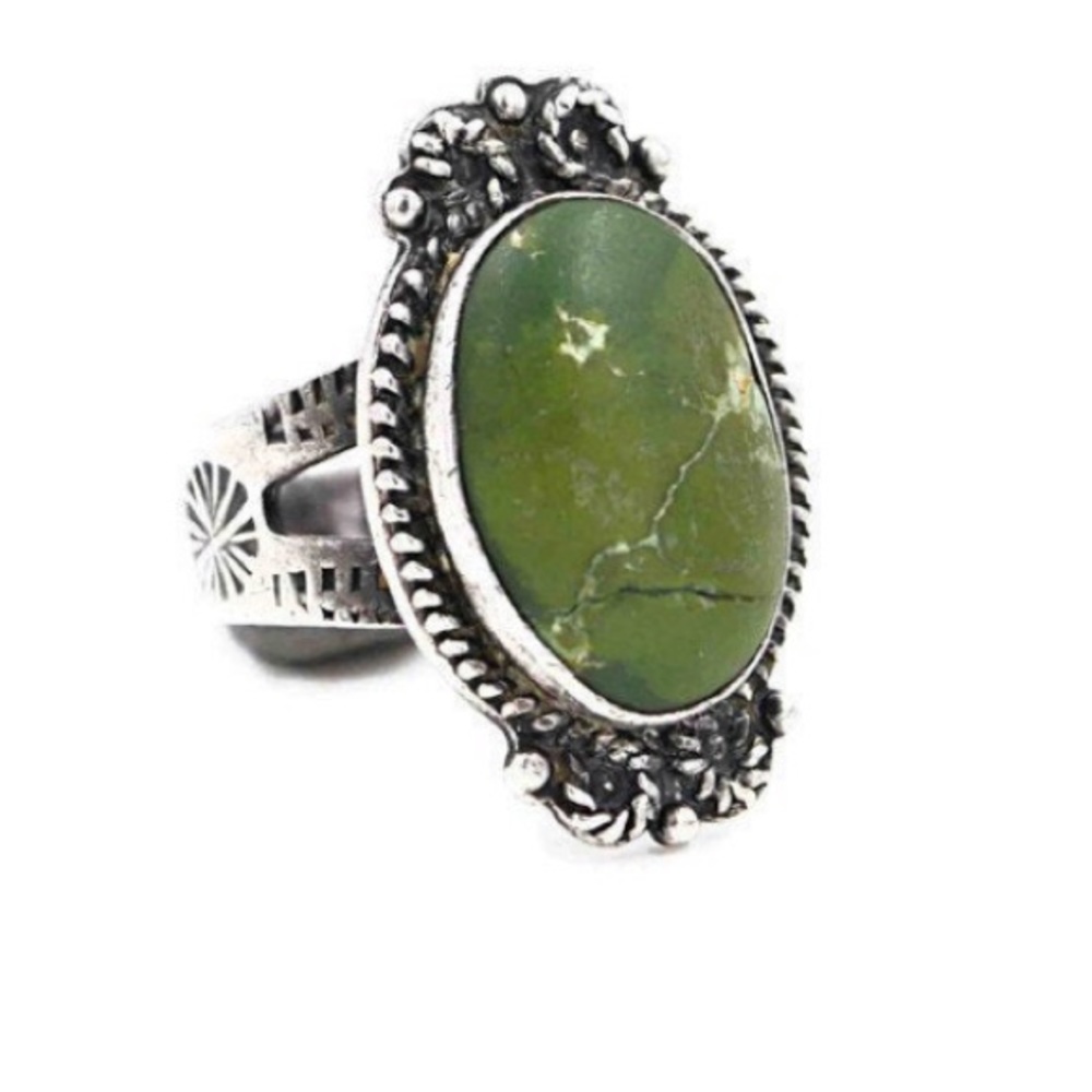 Vintage turquoise Native American silver ring